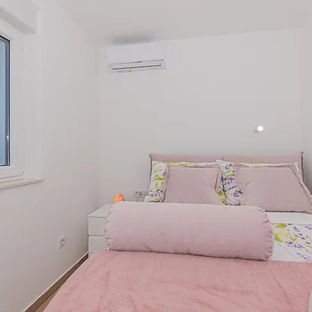 Casa vacanze House With A Swimming Pool Bogdanovici, - 27885