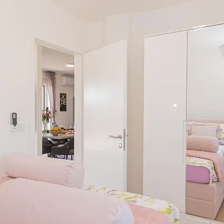Tatil Evi House With A Swimming Pool Bogdanovici, - 27885 Šibenik